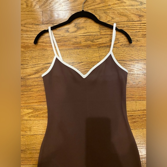 NWOT Abercrombie Notch Neck Brown Dress With White Piping And Slit - Picture 8 of 14